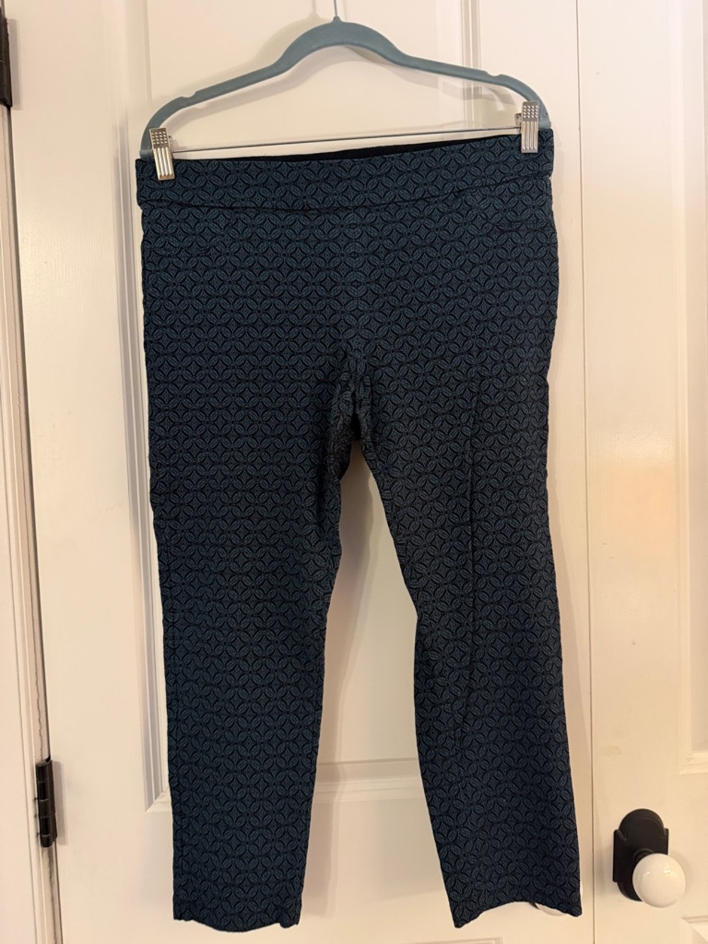 Roz & Ali Navy Blue Patterned Cropped Stretch Pants